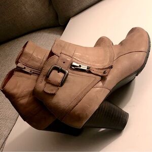 MARC SOFT-WALK LEATHER-UPPER TAN ANKLE BOOTS 2.5 INCH HEEL